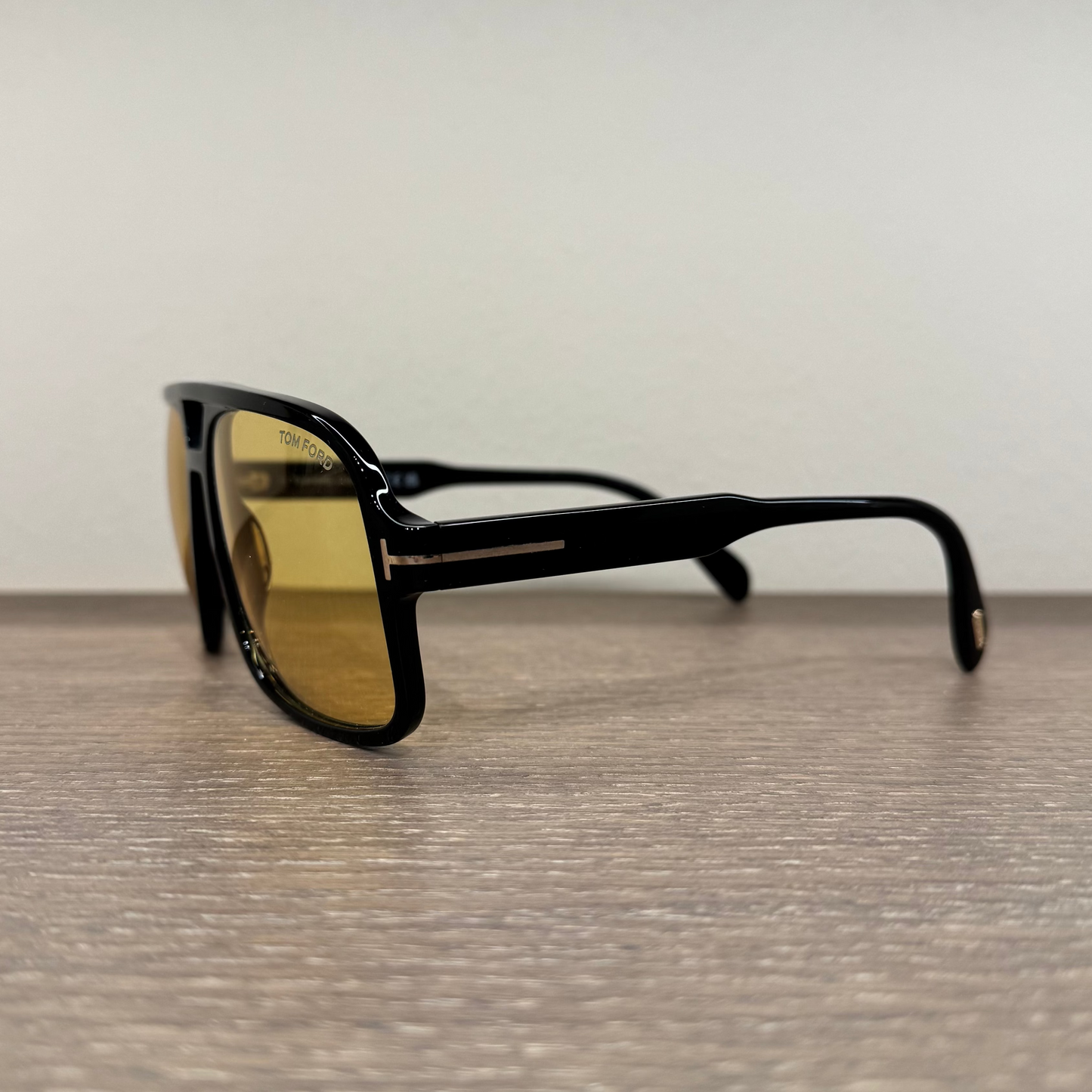 TOM FORD - FALCONE02